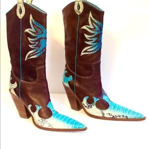 Fantastic One Of A Kind Women’s Cowboy Boots  🌹🌹